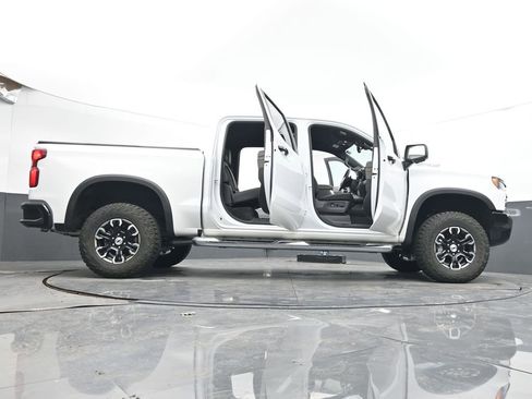 Used 2024 Chevrolet Silverado 1500 ZR2 w/ Technology Package AWD/4WD image 58