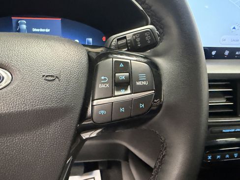 Used 2024 Ford Escape Platinum w/ Premium Technology Package AWD/4WD image 14