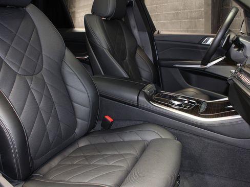 Used 2024 BMW X5 sDrive40i w/ M Sport Package image 53