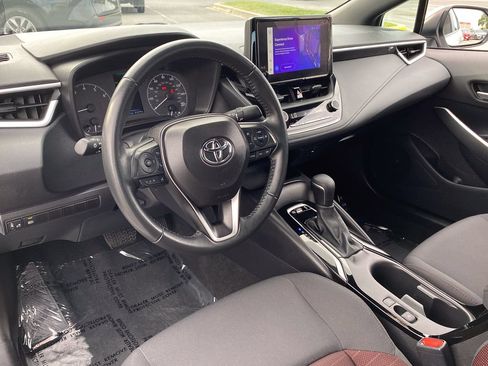 Certified 2025 Toyota Corolla SE FWD image 18