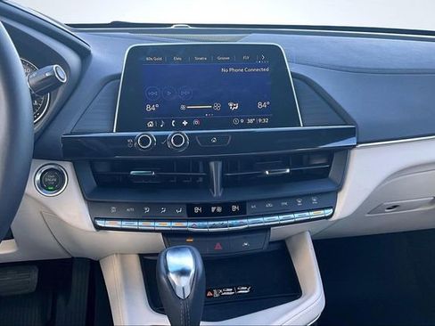 Used 2025 Cadillac CT4 Luxury image 9