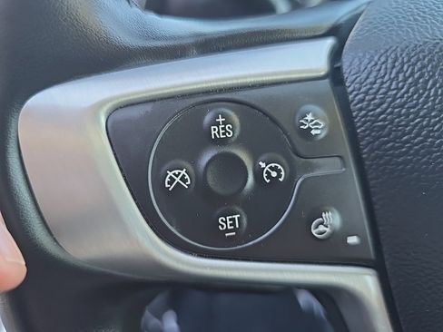 Used 2024 GMC Terrain SLT image 27