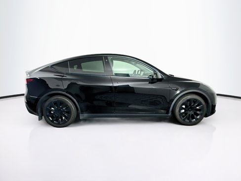 Used 2022 Tesla Model Y Long Range AWD/4WD image 10