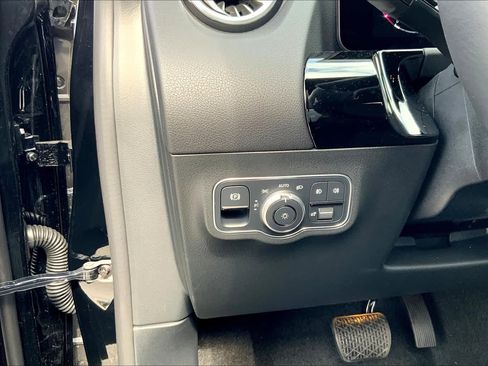 New 2025 Mercedes-Benz GLA 250 image 12