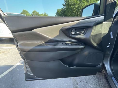 Used 2018 Nissan Murano S AWD/4WD image 17