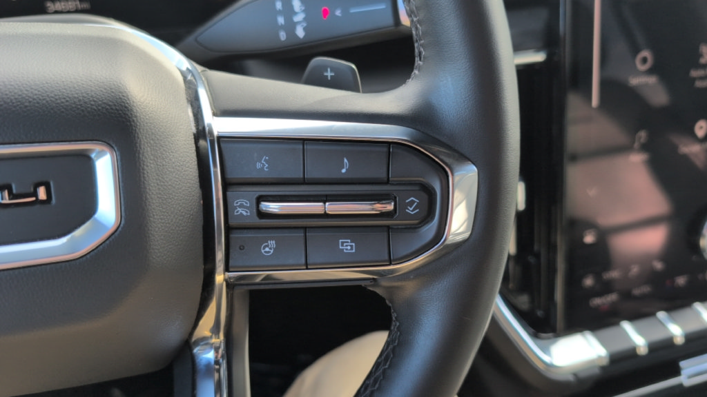 Used 2025 GMC Yukon Denali AWD/4WD image 16