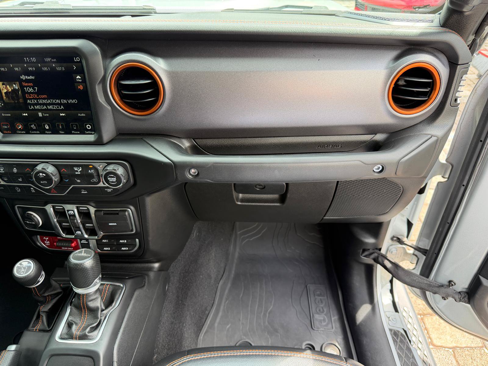 Used 2022 Jeep Gladiator Mojave w/ LED Lighting Group AWD/4WD image 45