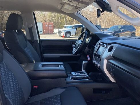 Used 2019 Toyota Tundra SR5 w/ SR5 Convenience Package image 11