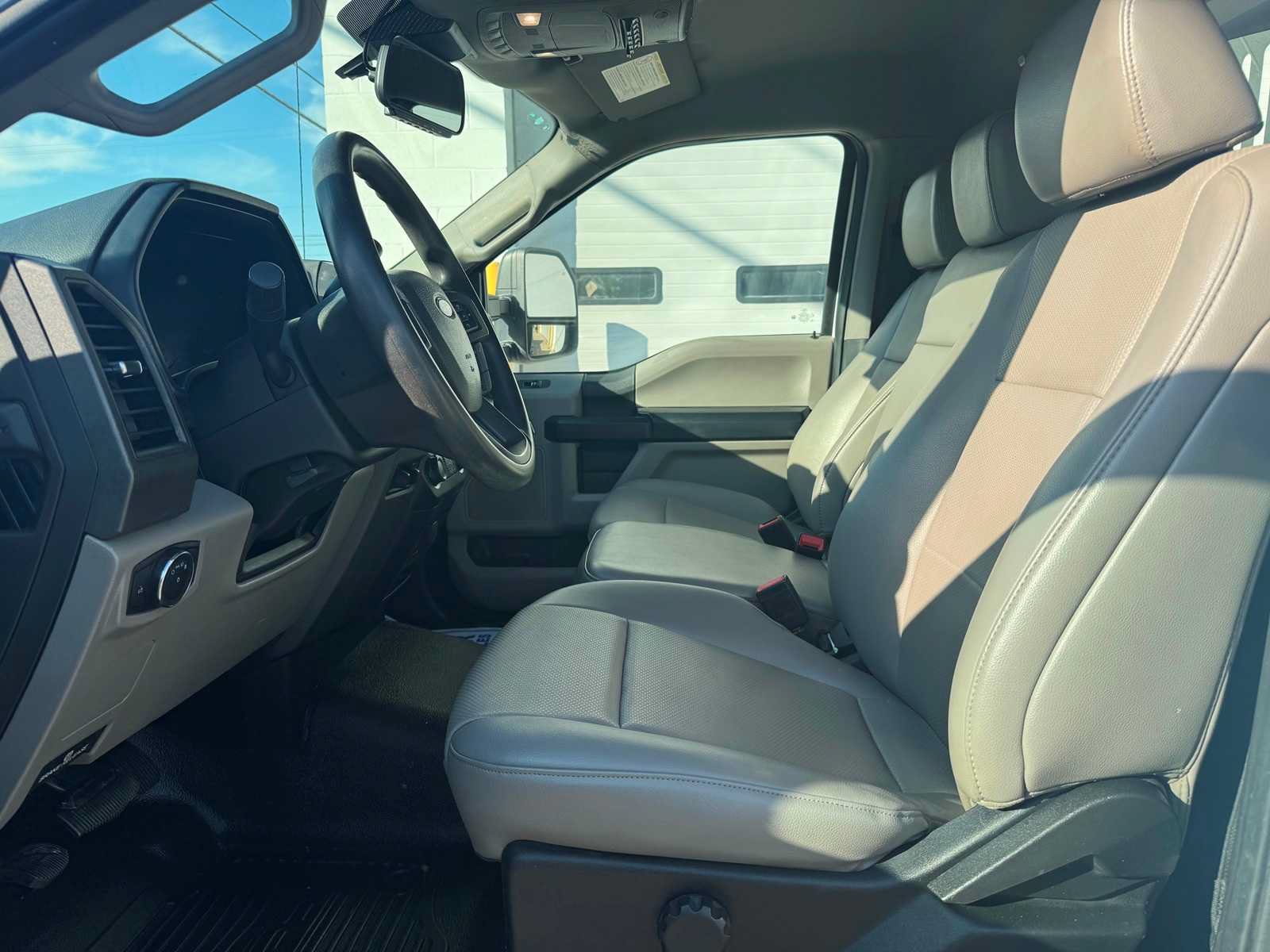 Used 2021 Ford F550 4x4 Regular Cab Super Duty image 3