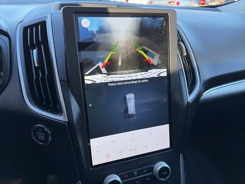 Used 2022 Ford Edge SEL w/ Convenience Package image 18