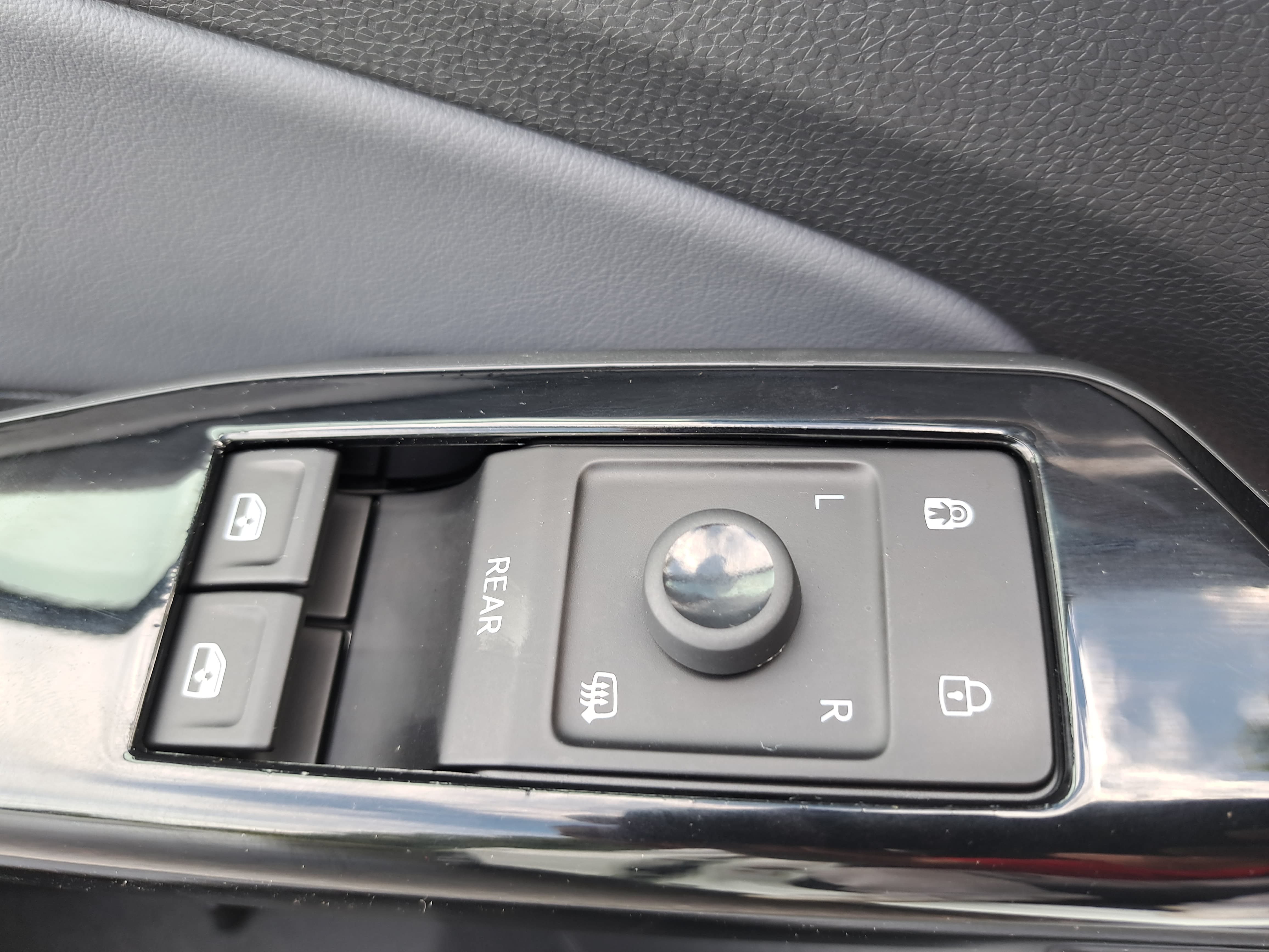 Certified 2023 Volkswagen ID.4 S RWD image 27