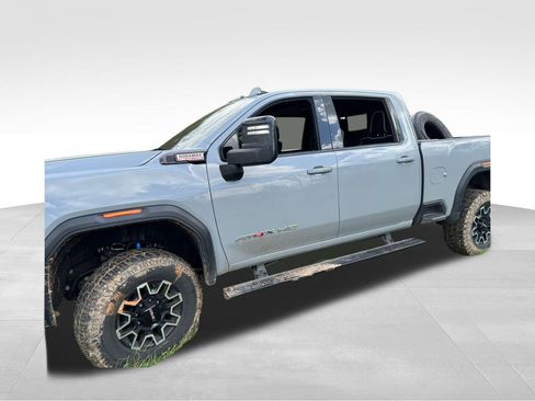 Used 2024 GMC Sierra 2500 AT4X image 34