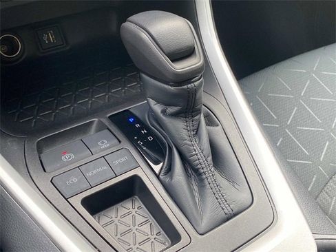 Used 2023 Toyota RAV4 XLE image 27