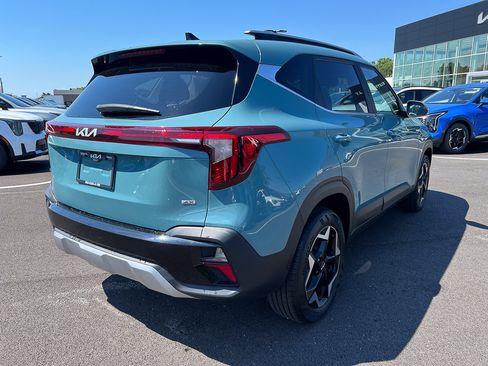 Used 2024 Kia Seltos EX AWD/4WD image 7