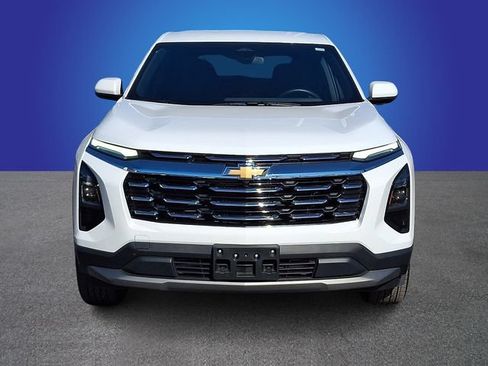 Used 2025 Chevrolet Equinox LT FWD image 2