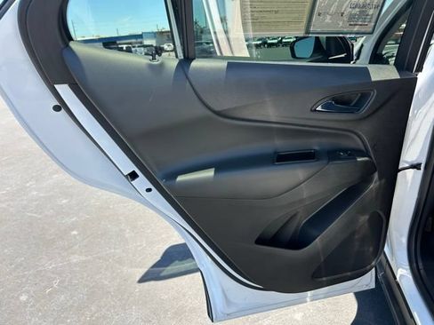 Used 2024 Chevrolet Equinox LT FWD image 13