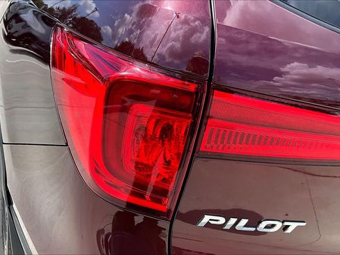 Used 2018 Honda Pilot Touring image 27