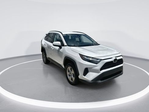 Used 2023 Toyota RAV4 XLE FWD image 2