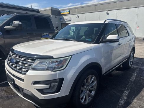 Used 2017 Ford Explorer Limited image 6