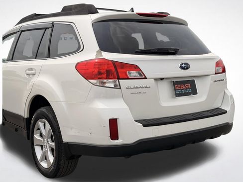 Used 2013 Subaru Outback 2.5i Limited w/ Moonroof Pkg AWD/4WD image 3