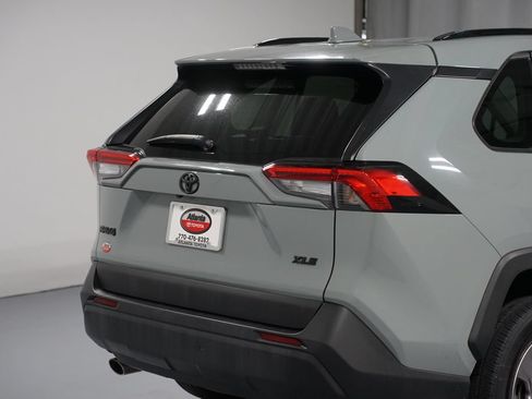 Used 2022 Toyota RAV4 XLE w/ Convenience Package FWD image 9