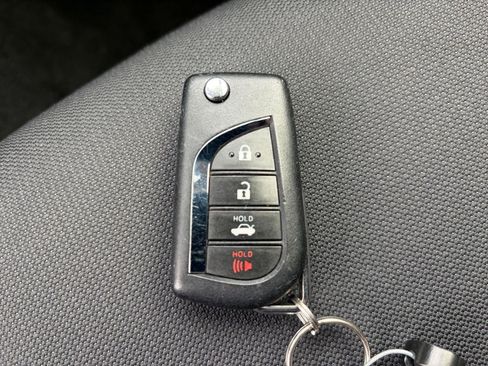 Used 2025 Toyota Corolla LE image 22