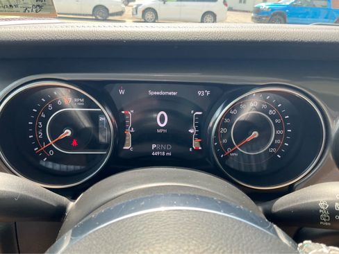 Used 2021 Jeep Wrangler Unlimited Sahara AWD/4WD image 13