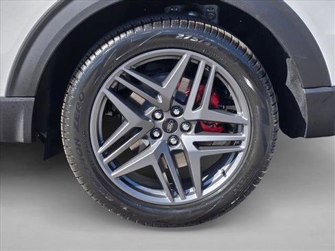 New 2026 Ford Explorer ST w/ Sun And Sound Package image 9