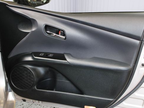 Used 2021 Toyota Prius Prime XLE FWD image 40