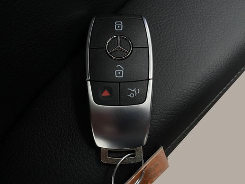 New 2026 Mercedes-Benz GLS 450 4MATIC image 36