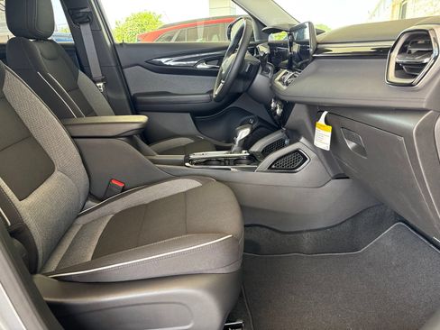 New 2026 Chevrolet TrailBlazer LT w/ Convenience Package FWD image 19