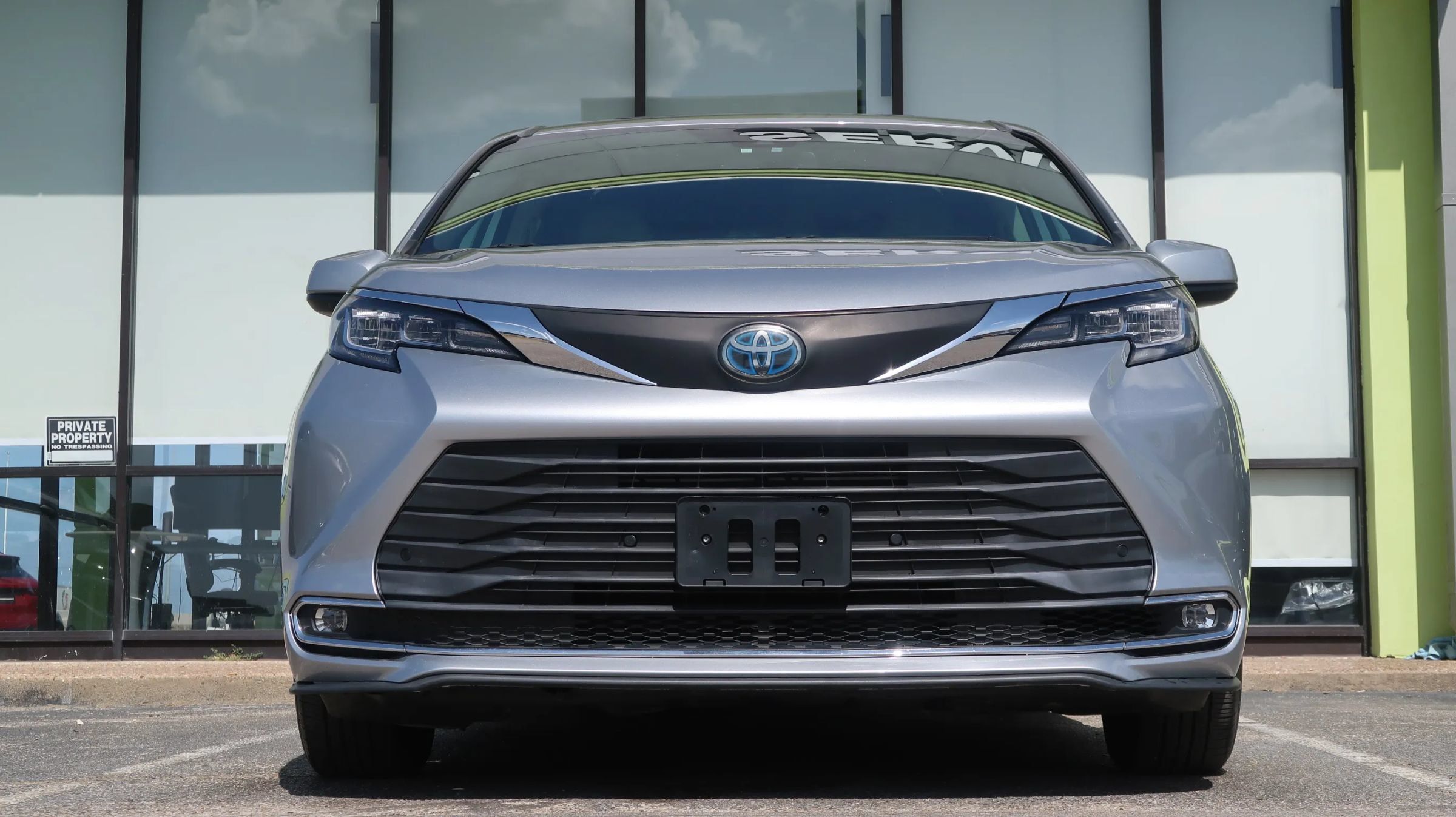 Used 2021 Toyota Sienna XLE FWD image 3