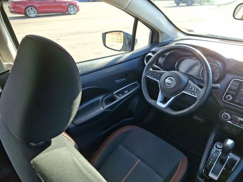 Used 2022 Nissan Versa SR image 15
