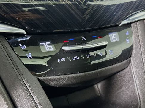 Used 2024 Cadillac XT6 Premium Luxury image 18