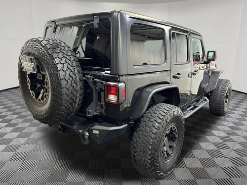Used 2018 Jeep Wrangler Unlimited Rubicon AWD/4WD image 7