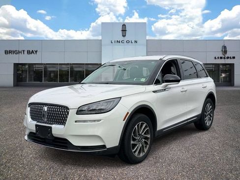Used 2022 Lincoln Corsair AWD w/ Equipment Group 101A image 2