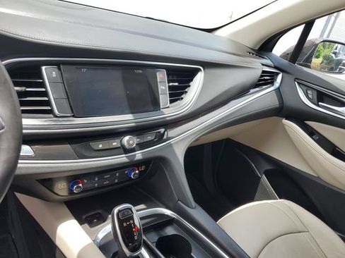 Used 2018 Buick Enclave Essence FWD image 25
