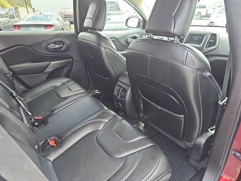 Used 2019 Jeep Cherokee Latitude Plus w/ Cold Weather Group image 10