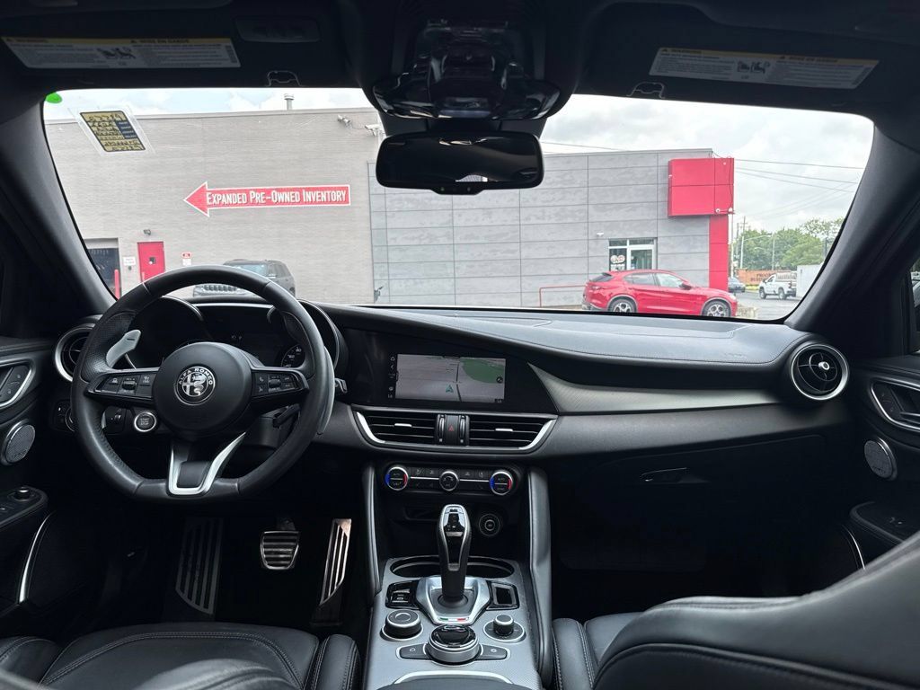 Used 2022 Alfa Romeo Giulia Veloce AWD/4WD image 34