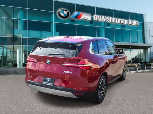 Used 2025 BMW X3 xDrive30i AWD/4WD image 4