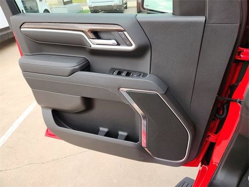 New 2026 GMC Sierra 1500 SLE w/ X31 Off-Road Package image 13