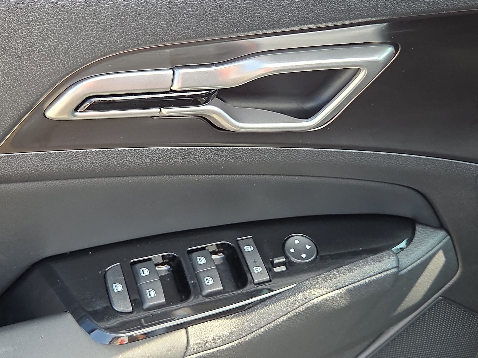 Used 2024 Kia Sportage EX FWD image 13