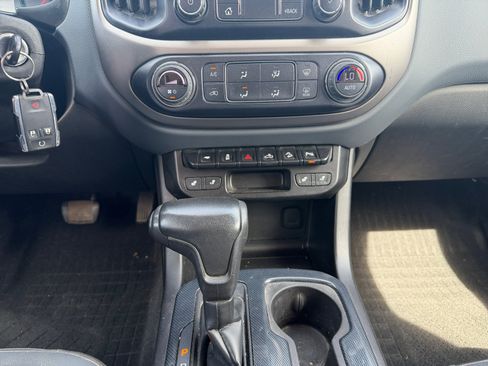 Used 2021 Chevrolet Colorado Z71 AWD/4WD image 11