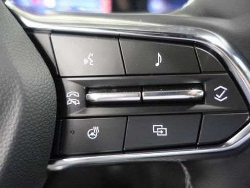 Used 2025 Chevrolet Traverse LT w/ Enhanced Driving Package image 12