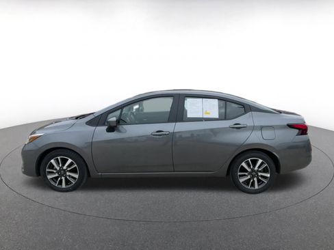 Used 2025 Nissan Versa SV image 9