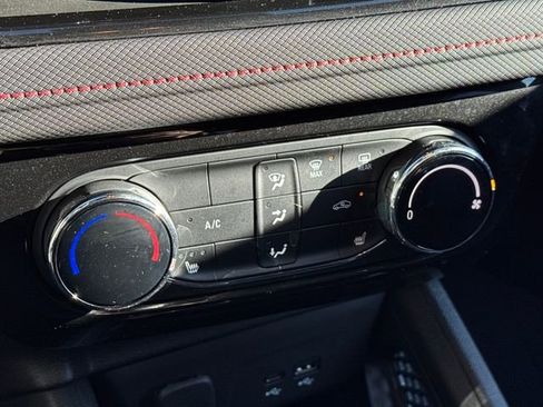 Used 2024 Chevrolet TrailBlazer RS w/ Driver Confidence Package image 20