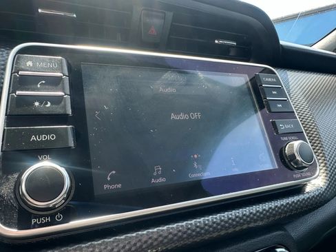 Used 2020 Nissan Kicks SV image 14