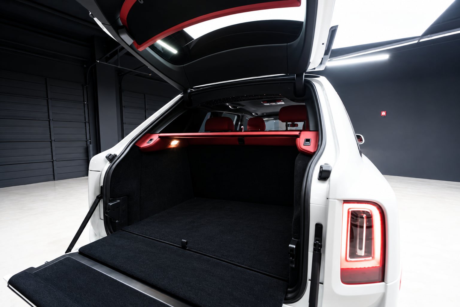 Used 2022 Rolls-Royce Cullinan AWD/4WD image 43