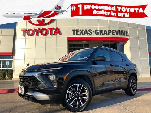 Used 2025 Chevrolet TrailBlazer LT image 1