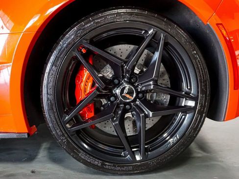 Used 2015 Chevrolet Corvette Z06 w/ 3LZ Preferred Equipment Group image 42